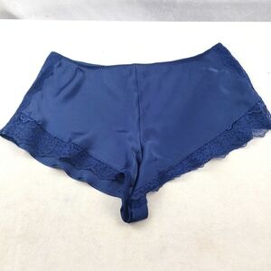 Victoria's Secret navy satin lace trim lounge shorts Size Large